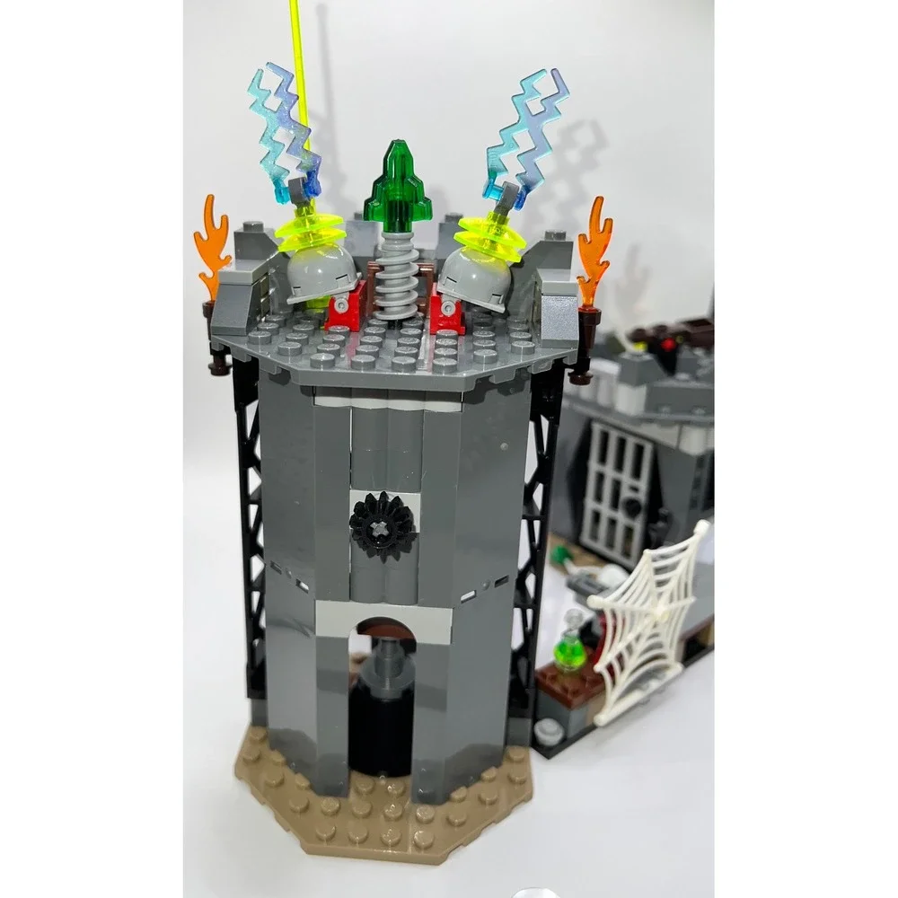LEGO Monster Fighters The Crazy Scientist and His Monster 9466 100% Complete